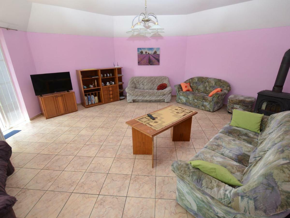 Comfortable Detached House With Large Garden Villa Klokoci Exterior photo